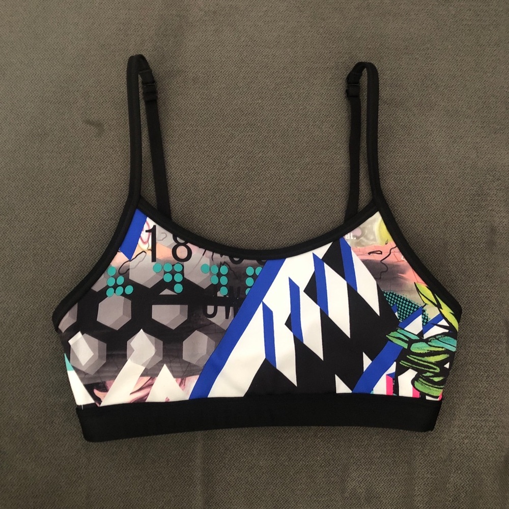 Reebok Strappy Sports Bra in XS - Brand new!